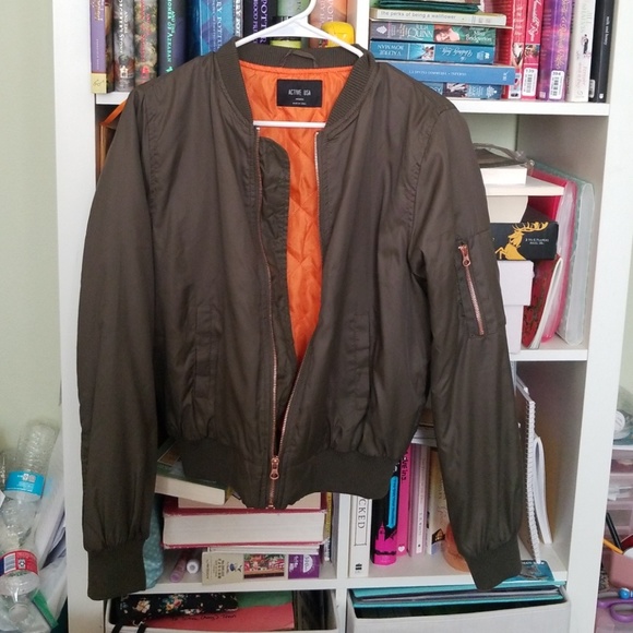 Olive green bomber - Picture 3 of 5